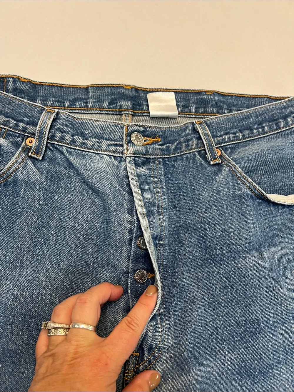 VINTAGE Y2K LEVI’S  DISTRESSED DENIM 501  STRAIGHT LEG JEANS RED BATWING LOGO